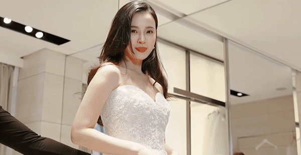 Midu tổ chức lễ ăn hỏi với chồng thiếu gia vào tháng 5 - Ảnh 5. Midu tổ chức lễ ăn hỏi với chồng thiếu gia vào tháng 5 - Ảnh 5.