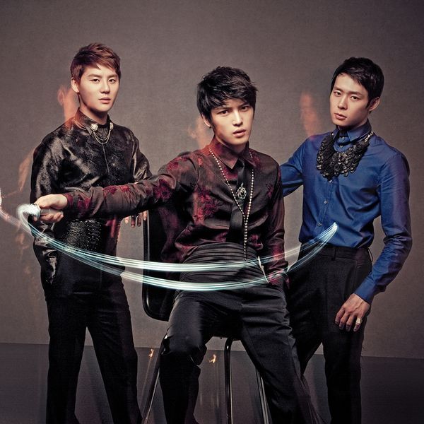 Kim Jae Joong mở màn show diễn ở TP.HCM bằng bản hit của DBSK, tiết lộ người tổn thương nhất khi 5 thành viên chia tay nhau - Ảnh 10. Kim Jae Joong mở màn show diễn ở TP.HCM bằng bản hit của DBSK, tiết lộ người tổn thương nhất khi 5 thành viên chia tay nhau - Ảnh 10.