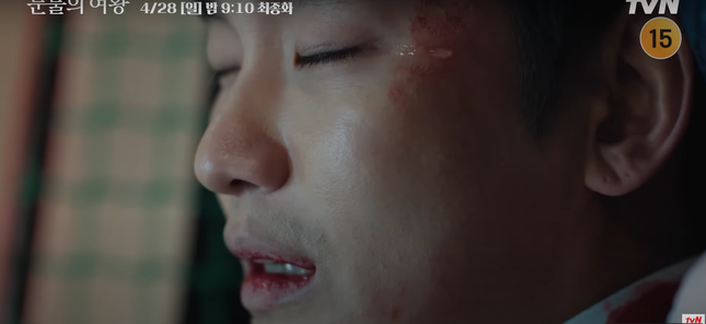 Hé lộ Queen of Tears tập cuối: Kim Soo Hyun tỉnh dậy sau tai nạn vẫn bị truy sát đến cùng? - Ảnh 2. Hé lộ Queen of Tears tập cuối: Kim Soo Hyun tỉnh dậy sau tai nạn vẫn bị truy sát đến cùng? - Ảnh 2.