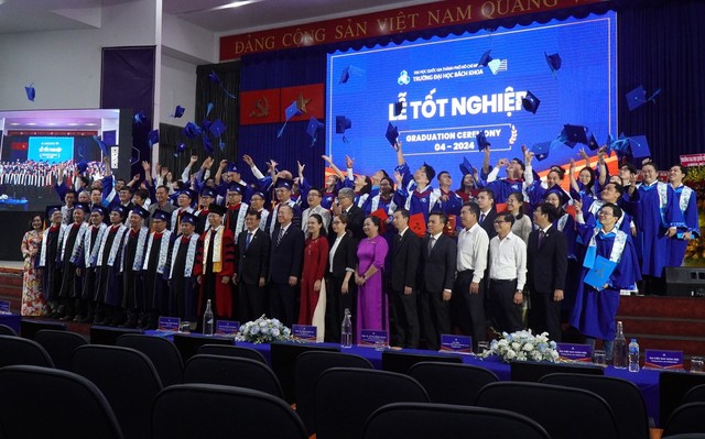Nam sinh Bách khoa học vượt vẫn tốt nghiệp xuất sắc với GPA gần tuyệt đối, IELTS 8.0: Mình học 8 tiếng mỗi ngày trong tuần - Ảnh 3. Nam sinh Bách khoa học vượt vẫn tốt nghiệp xuất sắc với GPA gần tuyệt đối, IELTS 8.0: Mình học 8 tiếng mỗi ngày trong tuần - Ảnh 3.
