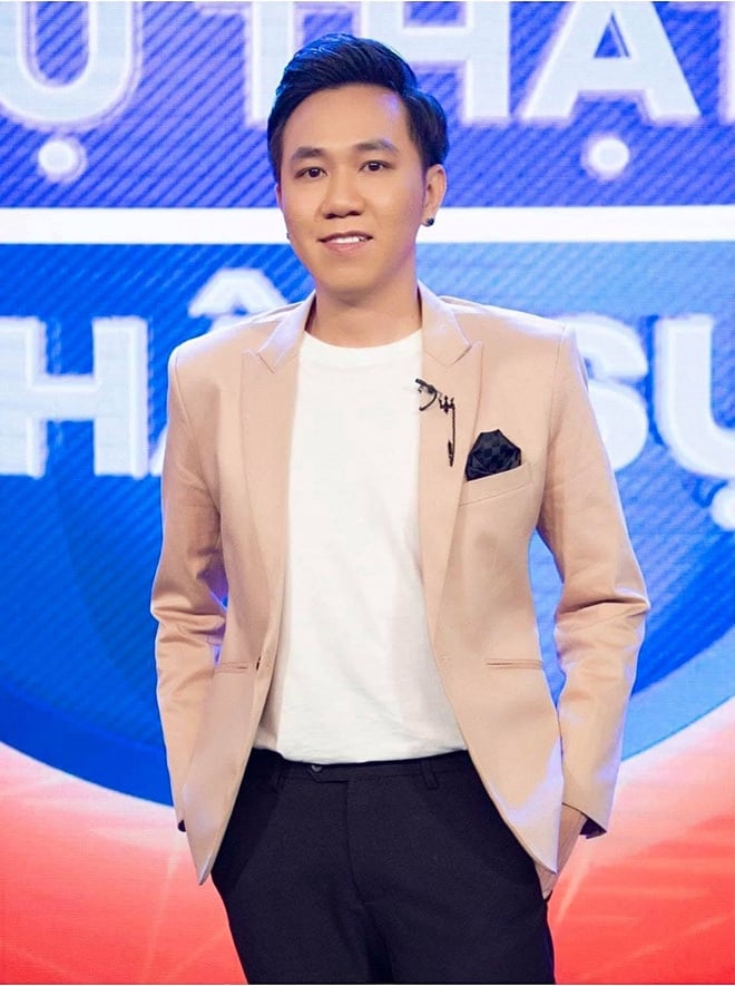 Anh Đức và vợ sắp cưới: Công khai sánh đôi ở sự kiện, giữ nguyên tắc đặc biệt trên MXH - Ảnh 19.