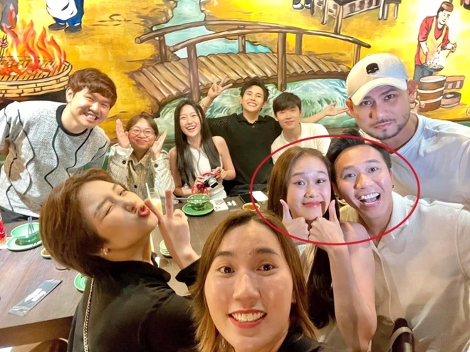 Anh Đức và vợ sắp cưới: Công khai sánh đôi ở sự kiện, giữ nguyên tắc đặc biệt trên MXH - Ảnh 10. Anh Đức và vợ sắp cưới: Công khai sánh đôi ở sự kiện, giữ nguyên tắc đặc biệt trên MXH - Ảnh 10.