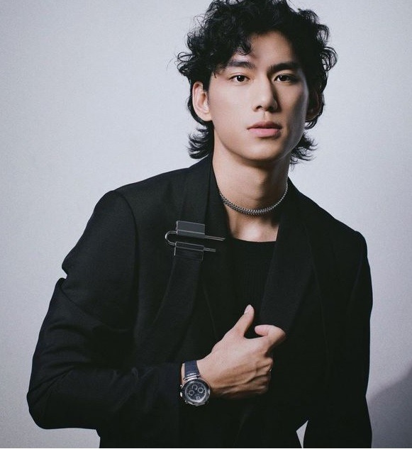 Kết đắng cho 2 ngôi sao lộ clip ngoại tình ngoài công viên - Ảnh 4. Kết đắng cho 2 ngôi sao lộ clip ngoại tình ngoài công viên - Ảnh 4.