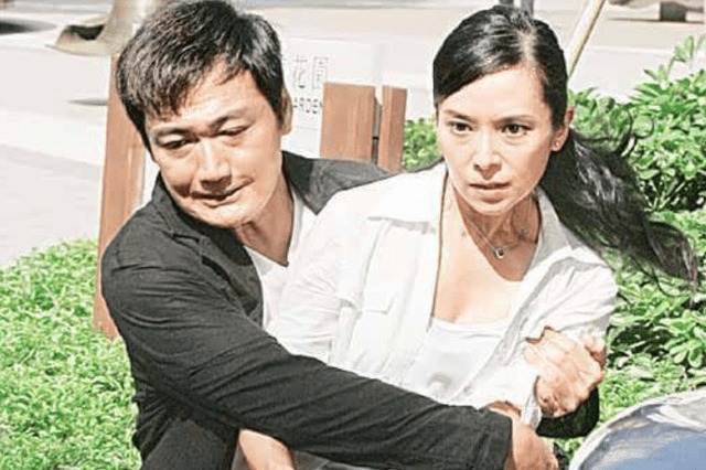 Tài tử hạng A bỏ vợ con chạy theo hoa hậu trên phim trường, kết cục vừa mất trắng sự nghiệp vừa bị tiểu tam bỏ rơi - Ảnh 6. Tài tử hạng A bỏ vợ con chạy theo hoa hậu trên phim trường, kết cục vừa mất trắng sự nghiệp vừa bị tiểu tam bỏ rơi - Ảnh 6.