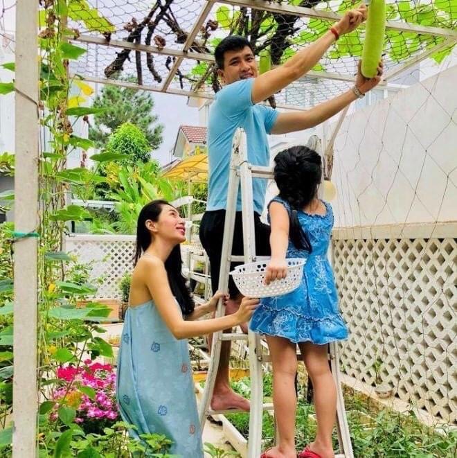 Công Vinh và Thuỷ Tiên giàu cỡ nào? - Ảnh 25. Công Vinh và Thuỷ Tiên giàu cỡ nào? - Ảnh 25.