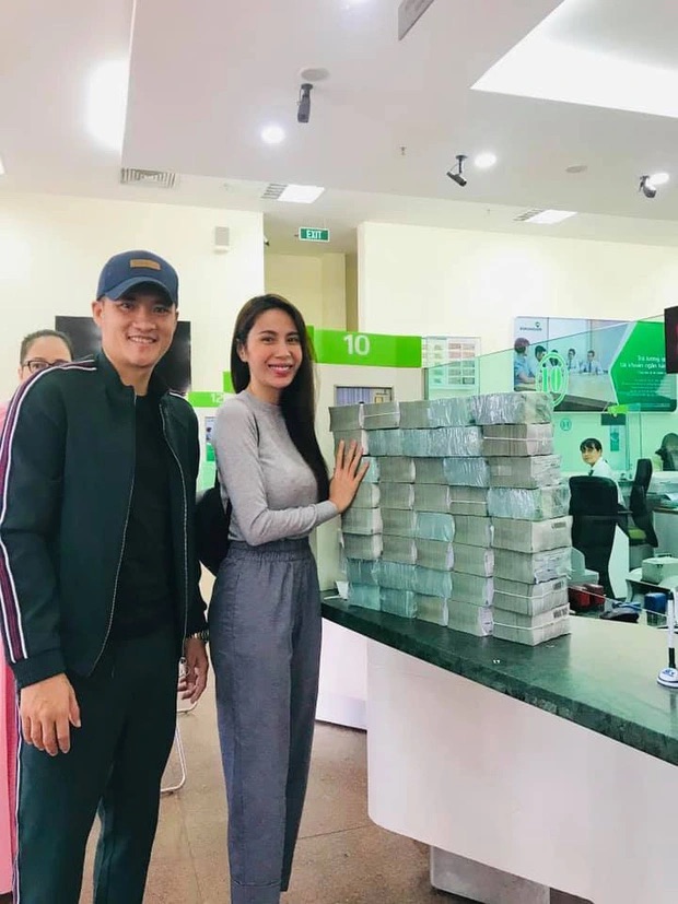 Công Vinh và Thuỷ Tiên giàu cỡ nào? - Ảnh 4. Công Vinh và Thuỷ Tiên giàu cỡ nào? - Ảnh 4.