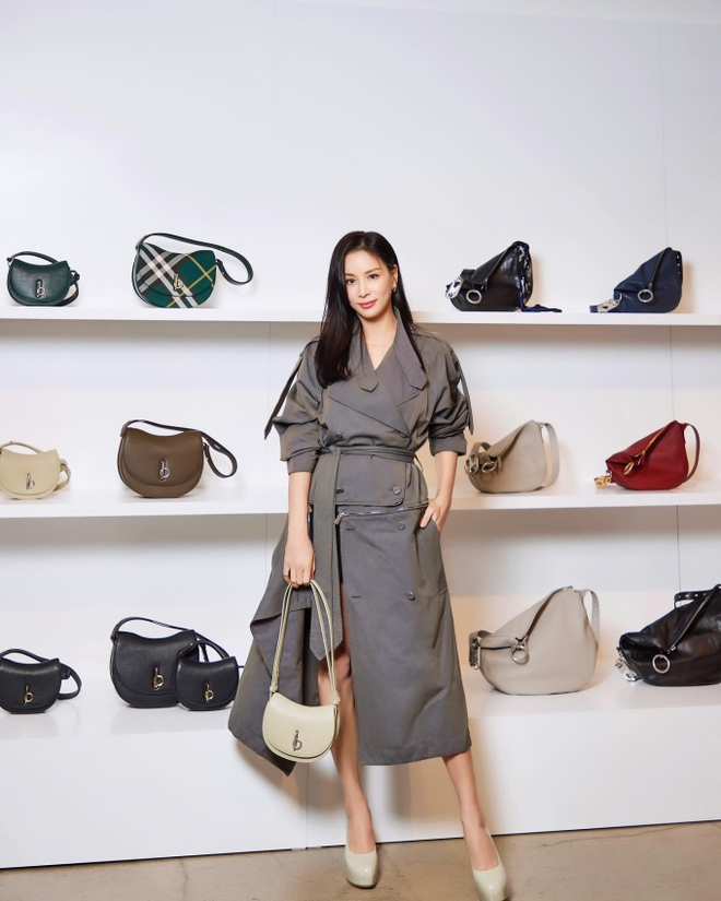 Mỹ nhân số hưởng nhất showbiz trẻ đẹp bất ngờ sau 32 năm, không đóng phim vẫn sống ung dung với núi tiền - Ảnh 6. Mỹ nhân số hưởng nhất showbiz trẻ đẹp bất ngờ sau 32 năm, không đóng phim vẫn sống ung dung với núi tiền - Ảnh 6.