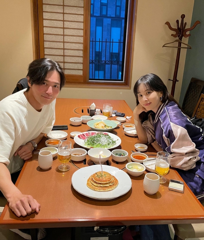 Mỹ nhân số hưởng nhất showbiz trẻ đẹp bất ngờ sau 32 năm, không đóng phim vẫn sống ung dung với núi tiền - Ảnh 3. Mỹ nhân số hưởng nhất showbiz trẻ đẹp bất ngờ sau 32 năm, không đóng phim vẫn sống ung dung với núi tiền - Ảnh 3.