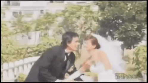 Netizen tràn vào MV Ưng Hoàng Phúc gửi lời chia buồn trước tin Đức Tiến qua đời - Ảnh 3. Netizen tràn vào MV Ưng Hoàng Phúc gửi lời chia buồn trước tin Đức Tiến qua đời - Ảnh 3.