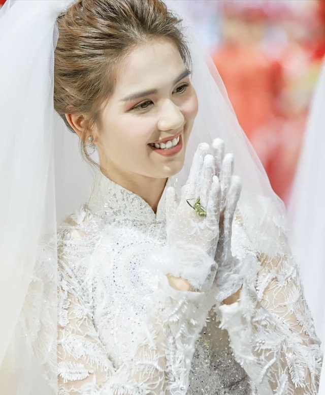 Xôn xao khoảnh khắc Ngọc Trinh và Vũ Khắc Tiệp hội ngộ vui vẻ bên nhau sau tin nghỉ chơi - Ảnh 15. Xôn xao khoảnh khắc Ngọc Trinh và Vũ Khắc Tiệp hội ngộ vui vẻ bên nhau sau tin nghỉ chơi - Ảnh 15.