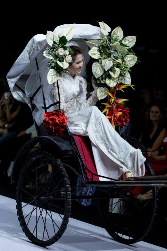 Xôn xao khoảnh khắc Ngọc Trinh và Vũ Khắc Tiệp hội ngộ vui vẻ bên nhau sau tin nghỉ chơi - Ảnh 17. Xôn xao khoảnh khắc Ngọc Trinh và Vũ Khắc Tiệp hội ngộ vui vẻ bên nhau sau tin nghỉ chơi - Ảnh 17.