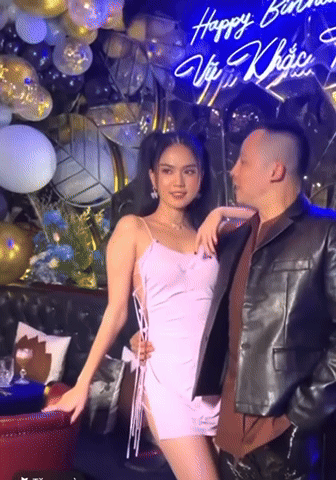 Xôn xao khoảnh khắc Ngọc Trinh và Vũ Khắc Tiệp hội ngộ vui vẻ bên nhau sau tin nghỉ chơi - Ảnh 3. Xôn xao khoảnh khắc Ngọc Trinh và Vũ Khắc Tiệp hội ngộ vui vẻ bên nhau sau tin nghỉ chơi - Ảnh 3.