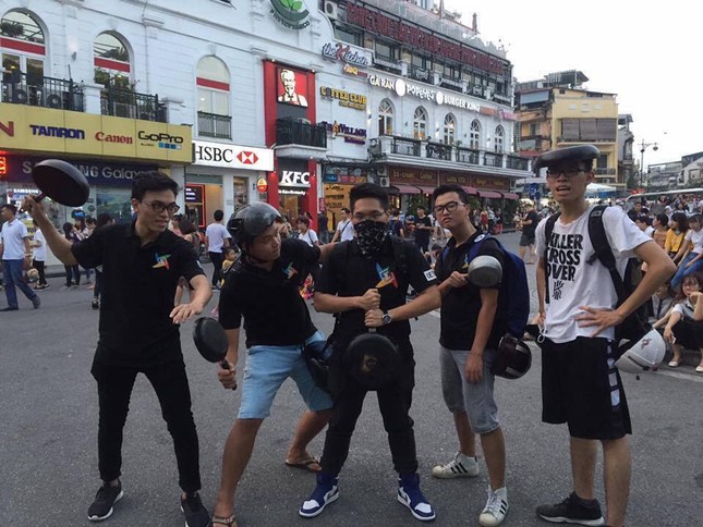 Tha thứ cho người yêu cũ, ngủ xuyên lễ, phấn đấu có bồ trước mùa mưa... và hàng loạt sự kiện hài hước gây bão trên Facebook Việt - Ảnh 11. Tha thứ cho người yêu cũ, ngủ xuyên lễ, phấn đấu có bồ trước mùa mưa... và hàng loạt sự kiện hài hước gây bão trên Facebook Việt - Ảnh 11.