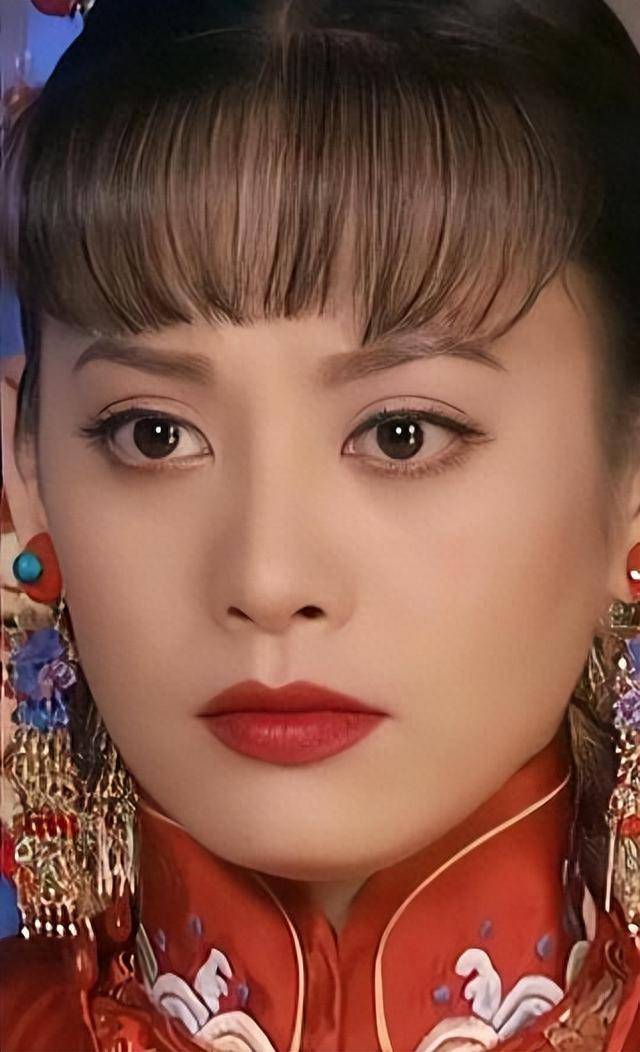 Mỹ nhân độc nhất vô nhị của showbiz trẻ đẹp bất ngờ sau 30 năm, U55 sống cô độc với 3500 tỷ - Ảnh 2. Mỹ nhân độc nhất vô nhị của showbiz trẻ đẹp bất ngờ sau 30 năm, U55 sống cô độc với 3500 tỷ - Ảnh 2.
