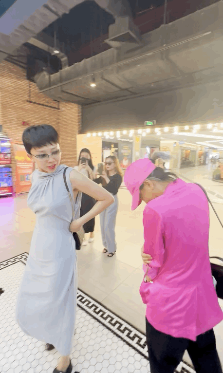 Tóc Tiên vướng tin mang thai: Bị soi loạt dấu hiệu chuẩn hội mẹ bầu, một động thái lạ càng gây hoang mang - Ảnh 15. Tóc Tiên vướng tin mang thai: Bị soi loạt dấu hiệu chuẩn hội mẹ bầu, một động thái lạ càng gây hoang mang - Ảnh 15.