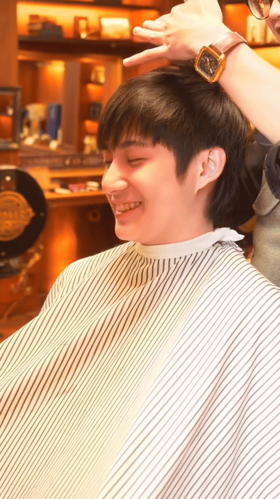 Lộ clip hiếm của bạn trai Thiều Bảo Trâm, sốc visual vì chiếc nhan sắc cực phẩm - Ảnh 4. Lộ clip hiếm của bạn trai Thiều Bảo Trâm, sốc visual vì chiếc nhan sắc cực phẩm - Ảnh 4.