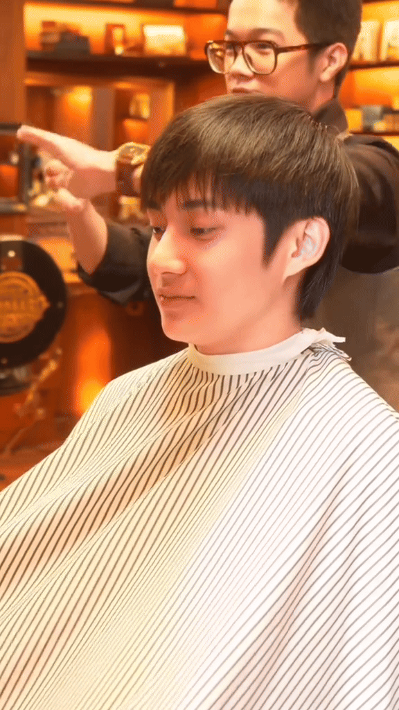 Lộ clip hiếm của bạn trai Thiều Bảo Trâm, sốc visual vì chiếc nhan sắc cực phẩm - Ảnh 5. Lộ clip hiếm của bạn trai Thiều Bảo Trâm, sốc visual vì chiếc nhan sắc cực phẩm - Ảnh 5.