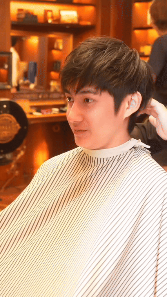 Lộ clip hiếm của bạn trai Thiều Bảo Trâm, sốc visual vì chiếc nhan sắc cực phẩm - Ảnh 6. Lộ clip hiếm của bạn trai Thiều Bảo Trâm, sốc visual vì chiếc nhan sắc cực phẩm - Ảnh 6.