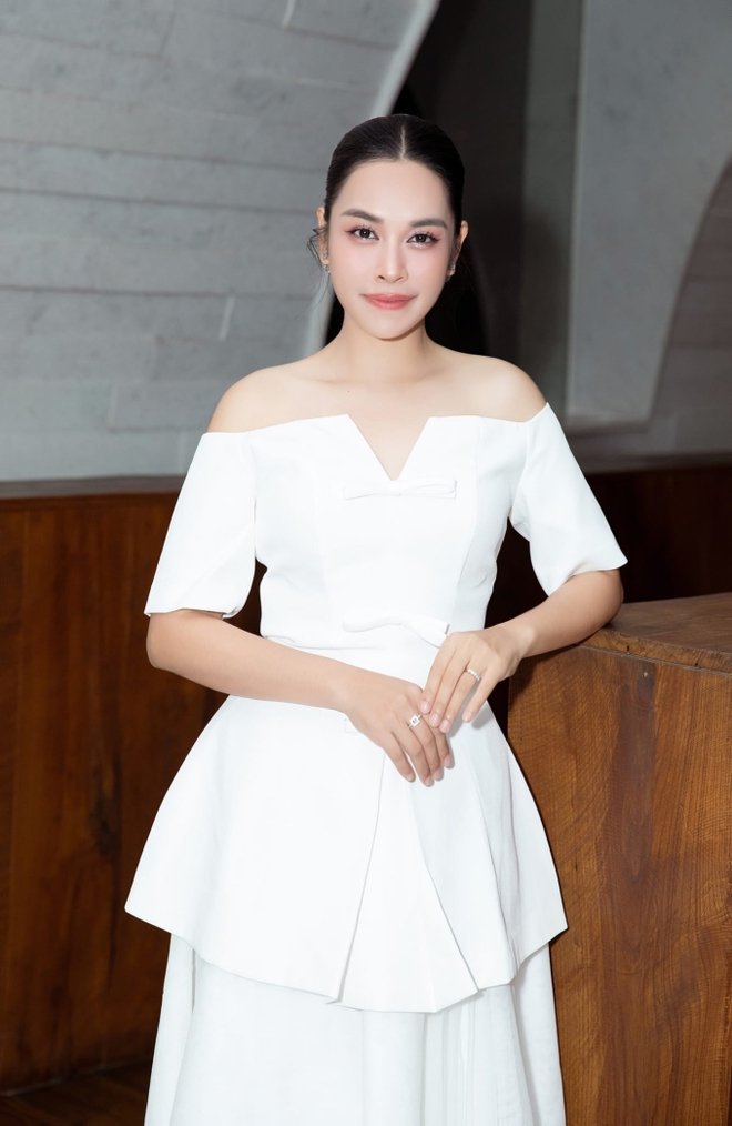 Công an TP.HCM đã làm việc về vụ O Sen Ngọc Mai - Ảnh 2. Công an TP.HCM đã làm việc về vụ O Sen Ngọc Mai - Ảnh 2.