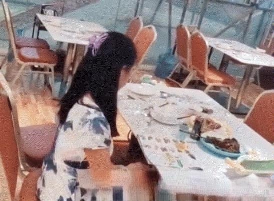 Thủ thuật nào giúp những người ăn quỵt qua mắt được chủ nhà hàng, có bị phát giác cũng không sợ? - Ảnh 4. Thủ thuật nào giúp những người ăn quỵt qua mắt được chủ nhà hàng, có bị phát giác cũng không sợ? - Ảnh 4.