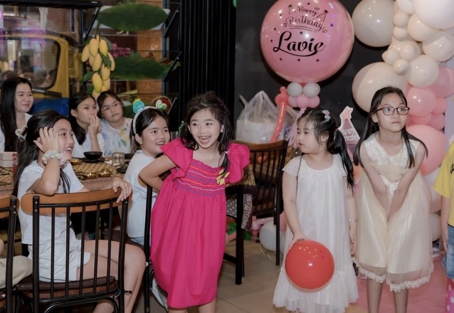 Phùng Ngọc Huy thẳng thắn đáp trả khi bị mỉa mai thuộc cộng đồng LGBT - Ảnh 10. Phùng Ngọc Huy thẳng thắn đáp trả khi bị mỉa mai thuộc cộng đồng LGBT - Ảnh 10.