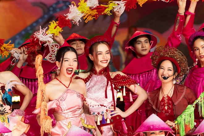 Lệ Quyên chúc mừng MLee có công ty mới, không quên... flex bản thân có hào quang thành công! - Ảnh 3. Lệ Quyên chúc mừng MLee có công ty mới, không quên... flex bản thân có hào quang thành công! - Ảnh 3.