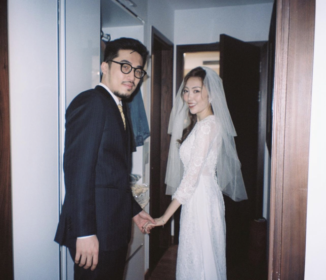 Vũ. đã có con đầu lòng, thì ra dấu hiệu có tin vui đã lộ rõ mồn một trong ngày cưới - Ảnh 5. Vũ. đã có con đầu lòng, thì ra dấu hiệu có tin vui đã lộ rõ mồn một trong ngày cưới - Ảnh 5.