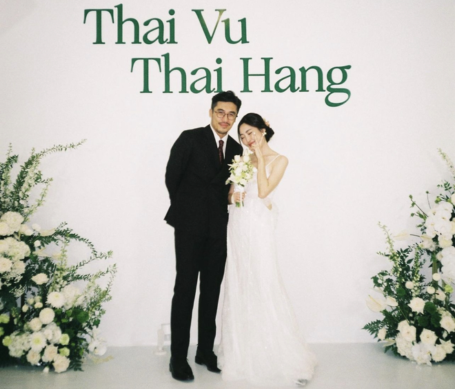 Vũ. đã có con đầu lòng, thì ra dấu hiệu có tin vui đã lộ rõ mồn một trong ngày cưới - Ảnh 6. Vũ. đã có con đầu lòng, thì ra dấu hiệu có tin vui đã lộ rõ mồn một trong ngày cưới - Ảnh 6.