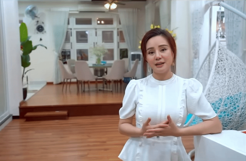 Vy Oanh đăng clip để lộ nhẫn kim cương cỡ khủng - Ảnh 7. Vy Oanh đăng clip để lộ nhẫn kim cương cỡ khủng - Ảnh 7.