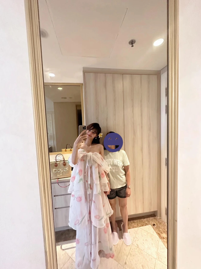 Á hậu 10X Vbiz mất tích bí ẩn vì đang mang thai? - Ảnh 5. Á hậu 10X Vbiz mất tích bí ẩn vì đang mang thai? - Ảnh 5.