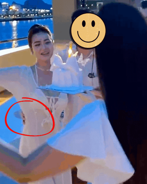 Hội bạn thân của phu nhân hào môn Phanh Lee tụ họp, 1 mỹ nhân mẹ đơn thân mới vướng tin hẹn hò xuất hiện - Ảnh 6. Hội bạn thân của phu nhân hào môn Phanh Lee tụ họp, 1 mỹ nhân mẹ đơn thân mới vướng tin hẹn hò xuất hiện - Ảnh 6.