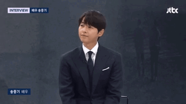 Tóm dính vợ chồng Song Joong Ki đưa quý tử ra ngoài chơi, 1 đặc điểm ngoại hình của bé gây sốt - Ảnh 6.