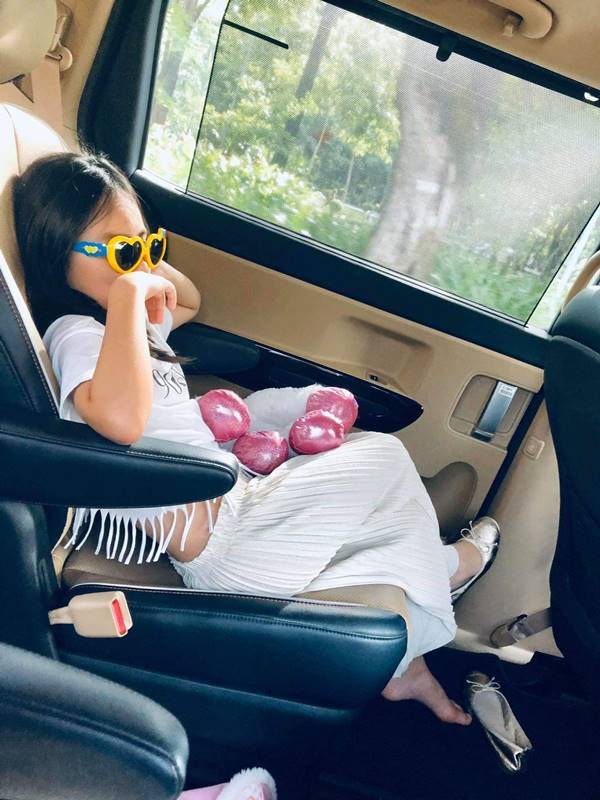 Ái nữ nhà sao Việt chưa từng lộ mặt: Ở trong biệt thự vài chục tỷ, học trường con nhà giàu - Ảnh 11. Ái nữ nhà sao Việt chưa từng lộ mặt: Ở trong biệt thự vài chục tỷ, học trường con nhà giàu - Ảnh 11.