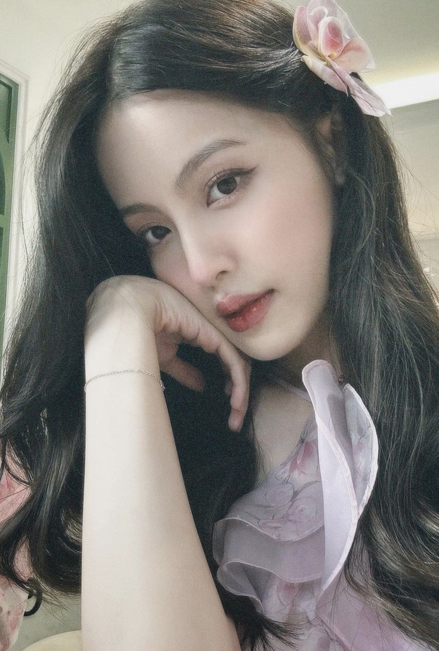 HIEUTHUHAI bật mood ghen tuông, cấm cản bạn gái 2k3 làm một điều - Ảnh 8.