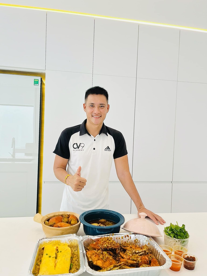 Lý do Công Vinh bơ Thủy Tiên, khiến cả hai dính tin đồn tan vỡ - Ảnh 4. Lý do Công Vinh bơ Thủy Tiên, khiến cả hai dính tin đồn tan vỡ - Ảnh 4.