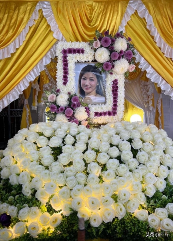 Nữ ca sĩ qua đời trong vụ tai nạn giao thông thảm khốc - Ảnh 4. Nữ ca sĩ qua đời trong vụ tai nạn giao thông thảm khốc - Ảnh 4.