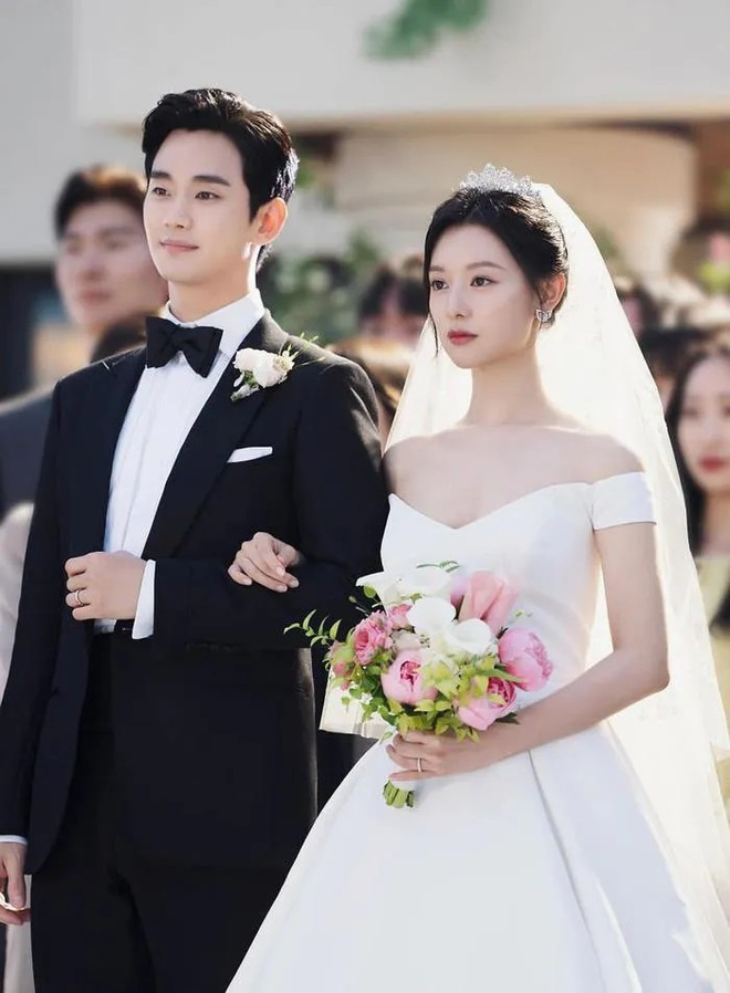 Kim Soo Hyun và Kim Ji Won lộ dấu vết tình yêu đáng ngờ - Ảnh 4.