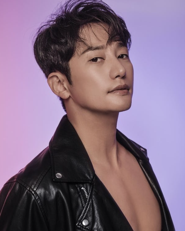 Mỹ nam bị ghét nhất showbiz U50 thăng hạng nhan sắc, tan tành sự nghiệp vì bê bối tình dục chấn động - Ảnh 4. Mỹ nam bị ghét nhất showbiz U50 thăng hạng nhan sắc, tan tành sự nghiệp vì bê bối tình dục chấn động - Ảnh 4.