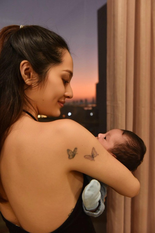 Sinh nhật 1 tuổi cho con gái Bảo Anh: Bé Misumi xinh như công chúa, gia đình Trường Giang và dàn sao tham dự - Ảnh 6. Sinh nhật 1 tuổi cho con gái Bảo Anh: Bé Misumi xinh như công chúa, gia đình Trường Giang và dàn sao tham dự - Ảnh 6.