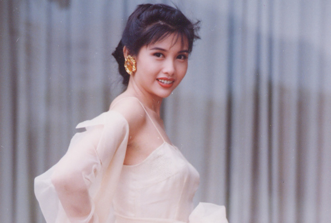 Mỹ nhân được khao khát nhất showbiz U60 vẫn không chịu già, sở hữu 10.000 tỷ nhờ từ bỏ đóng phim nóng - Ảnh 3. Mỹ nhân được khao khát nhất showbiz U60 vẫn không chịu già, sở hữu 10.000 tỷ nhờ từ bỏ đóng phim nóng - Ảnh 3.