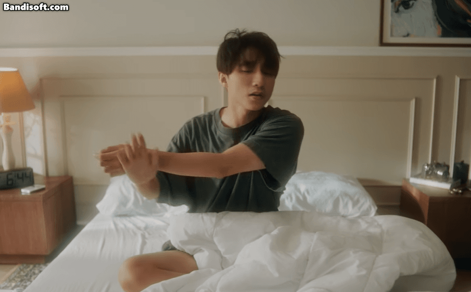 Sơn Tùng lập siêu kỉ lục: top 1 trending chỉ trong 2 tiếng đồng hồ, MV mới ngập tràn lời khen! - Ảnh 5. Sơn Tùng lập siêu kỉ lục: top 1 trending chỉ trong 2 tiếng đồng hồ, MV mới ngập tràn lời khen! - Ảnh 5.