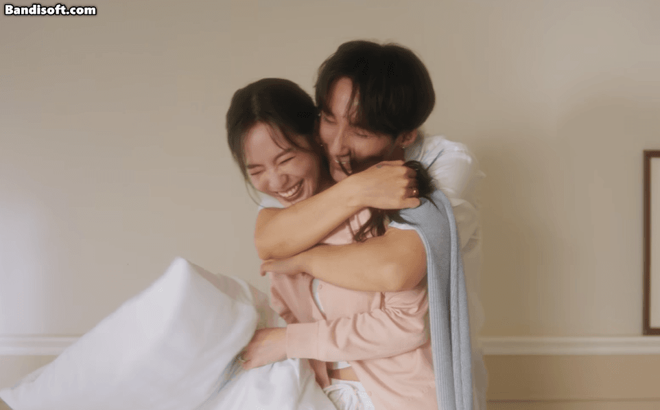 Vào xem ngay Sơn Tùng cưa sừng làm nghé trong MV mới: Yêu đương si mê trao cả nhẫn đính hôn, nhạc rất nịnh fan! - Ảnh 3. Vào xem ngay Sơn Tùng cưa sừng làm nghé trong MV mới: Yêu đương si mê trao cả nhẫn đính hôn, nhạc rất nịnh fan! - Ảnh 3.