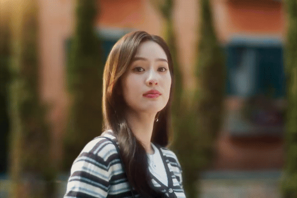 Hot girl Pimtha được khen diễn tốt trong MV Đừng làm trái tim anh đau, nhưng fan lại thấy không đẹp đôi với Sơn Tùng bằng Hải Tú! - Ảnh 3. Hot girl Pimtha được khen diễn tốt trong MV Đừng làm trái tim anh đau, nhưng fan lại thấy không đẹp đôi với Sơn Tùng bằng Hải Tú! - Ảnh 3.