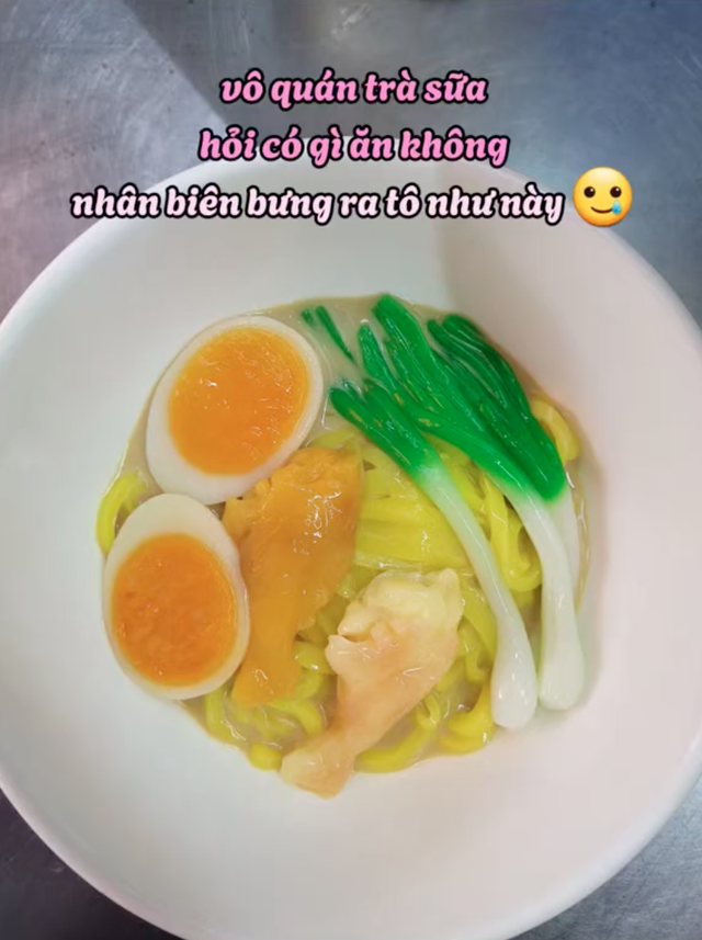 Cốc trà sữa có đùi gà bên trong khiến dân mạng phát hoảng, biết sự thật mới thấy trầm trồ - Ảnh 2.