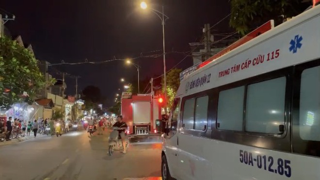 TPHCM: Cháy nhà trong hẻm, 1 người tử vong - Ảnh 2. TPHCM: Cháy nhà trong hẻm, 1 người tử vong - Ảnh 2.