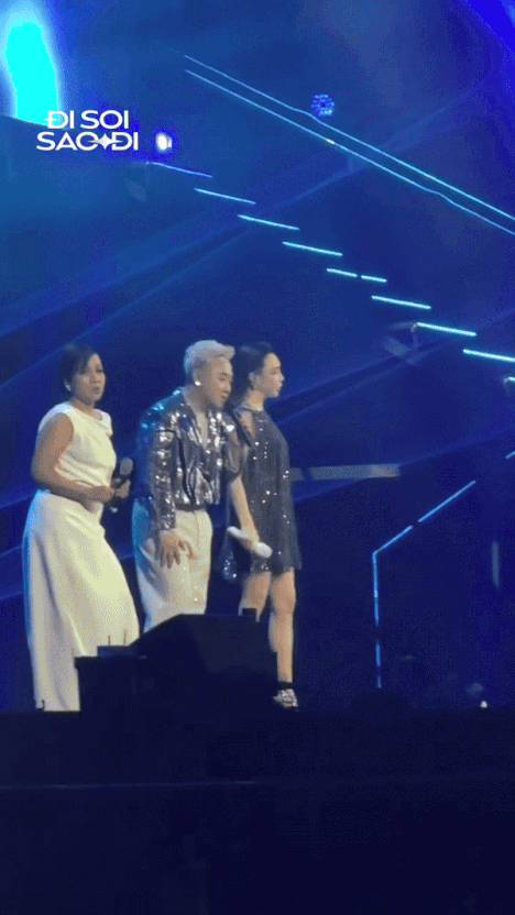 Mỹ Linh - Hồ Quỳnh Hương song kiếm hợp bích nhai đầu Trung Quân - Ảnh 7. Mỹ Linh - Hồ Quỳnh Hương song kiếm hợp bích nhai đầu Trung Quân - Ảnh 7.