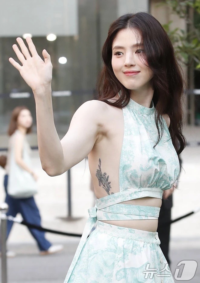 Loạt ảnh làm rộ tin Han So Hee bất ổn tâm lý hậu scandal, vết bầm tím khắp người càng gây xôn xao - Ảnh 7. Loạt ảnh làm rộ tin Han So Hee bất ổn tâm lý hậu scandal, vết bầm tím khắp người càng gây xôn xao - Ảnh 7.