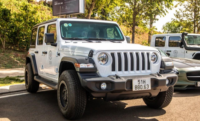 Choáng với BST 700 siêu xe trị giá hơn 3.000 tỷ của doanh nhân Đặng Lê Nguyên Vũ! - Ảnh 12. Choáng với BST 700 siêu xe trị giá hơn 3.000 tỷ của doanh nhân Đặng Lê Nguyên Vũ! - Ảnh 12.