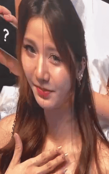 Clip 1 triệu view: Nam ca sĩ đình đám công khai nhận xét về ngực của fan nữ, chiêu trò phía sau bị lật tẩy gây sốc - Ảnh 4. Clip 1 triệu view: Nam ca sĩ đình đám công khai nhận xét về ngực của fan nữ, chiêu trò phía sau bị lật tẩy gây sốc - Ảnh 4.