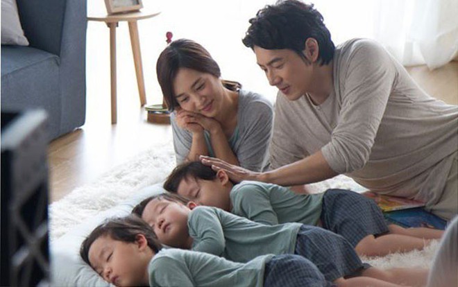 Tài tử Song Il Gook kể chuyện mất việc sau khi có Daehan - Minguk - Manse, ai dè nhận phản ứng 1 trời 1 vực với Song Joong Ki - Ảnh 10. Tài tử Song Il Gook kể chuyện mất việc sau khi có Daehan - Minguk - Manse, ai dè nhận phản ứng 1 trời 1 vực với Song Joong Ki - Ảnh 10.